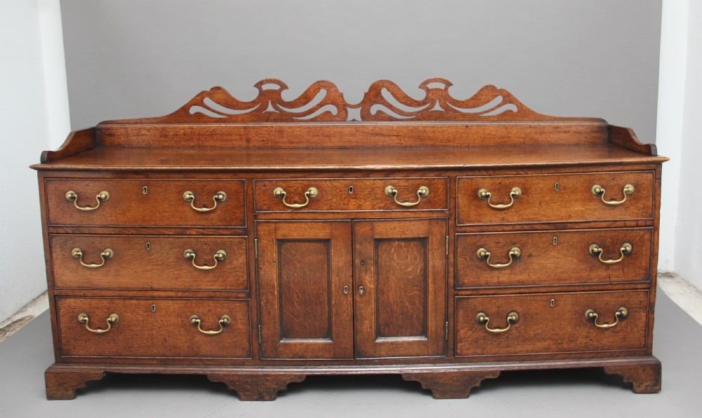 18th Century oak dresser View XIV
