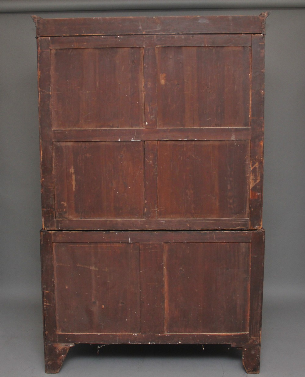 Early 19th Century mahogany linen press View IX