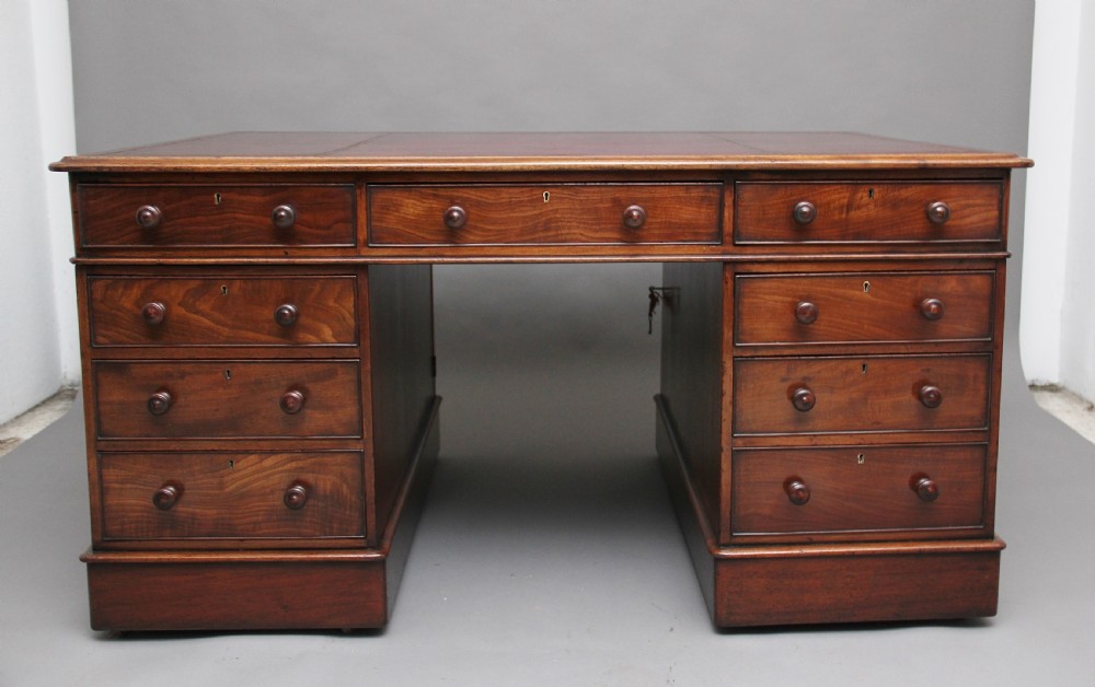 Early 19th Century mahogany partners desk