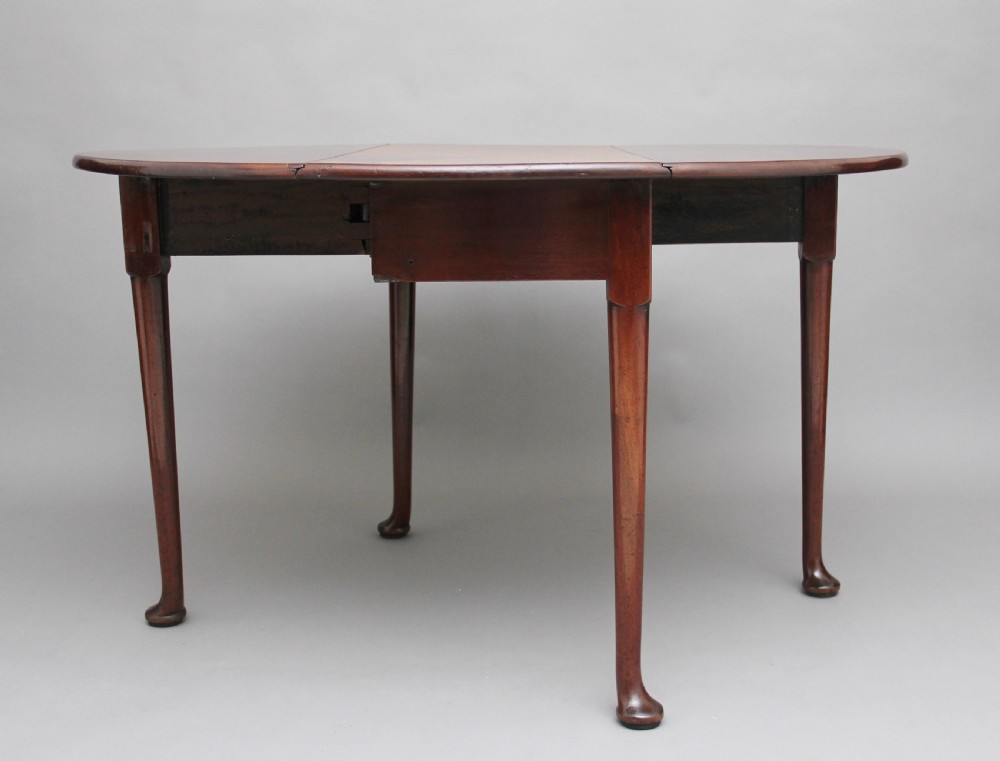18th Century mahogany drop leaf table View VI