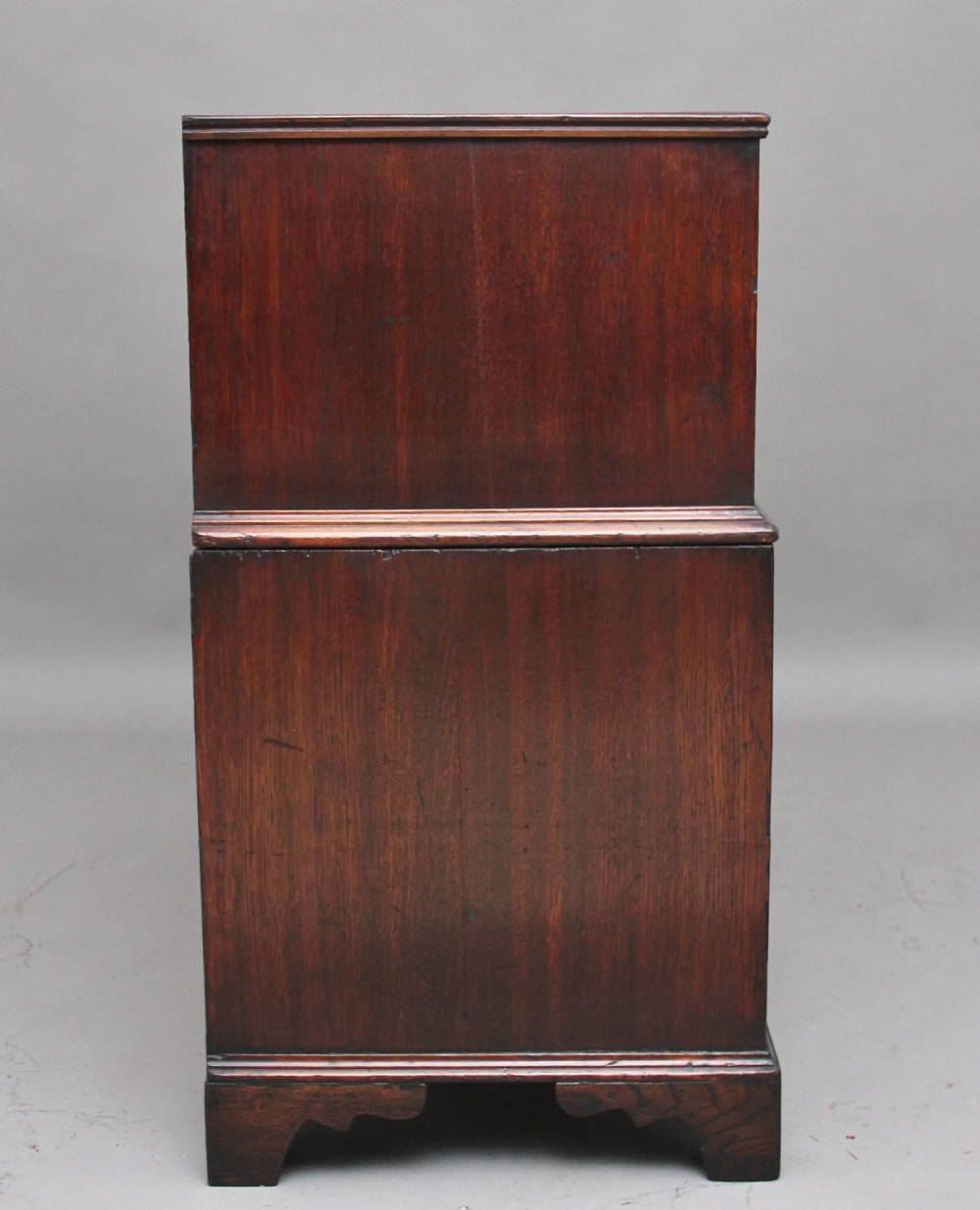 Early 19th Century oak chest View IV