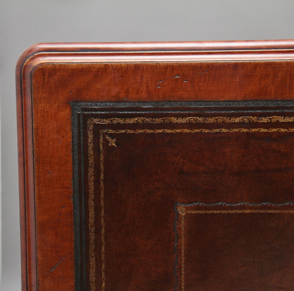 Early 19th Century mahogany partners desk View IX