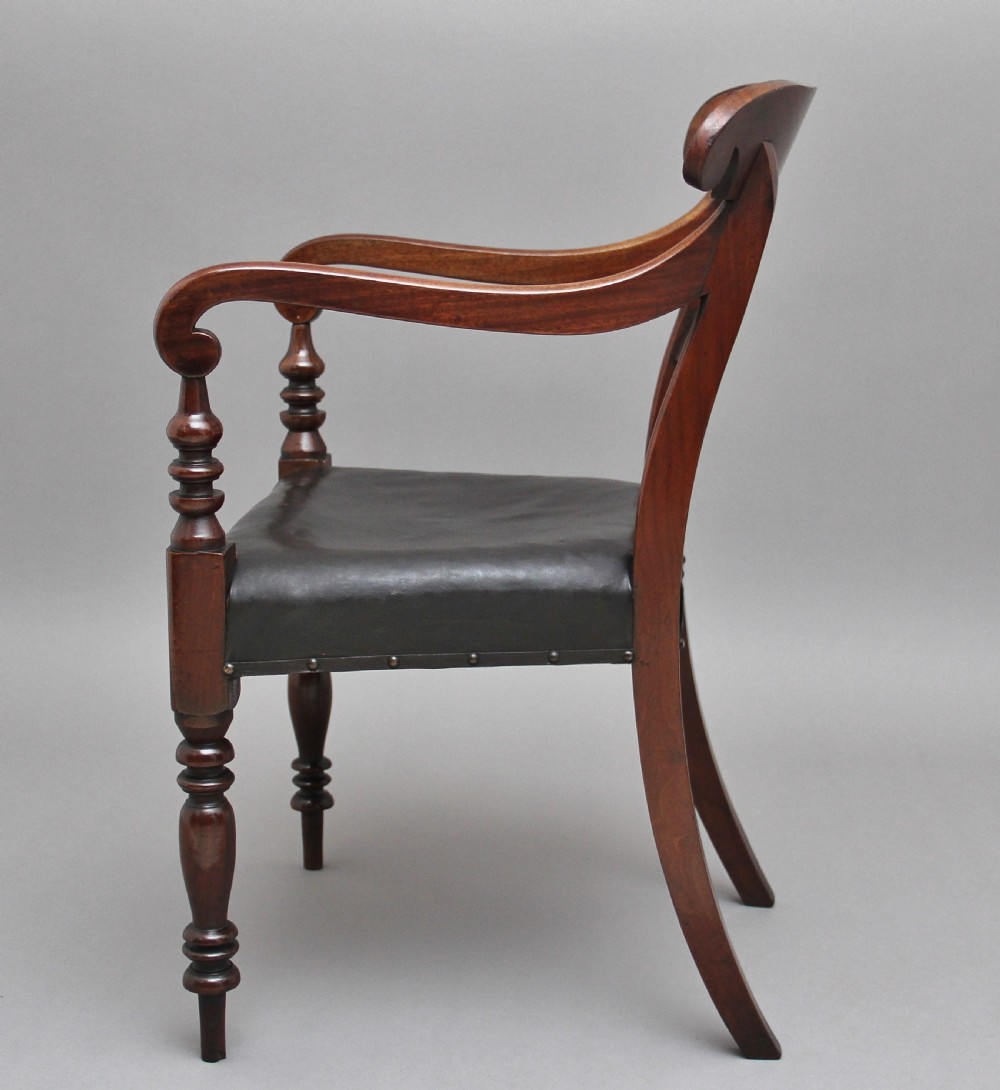 19th Century mahogany armchair View IV