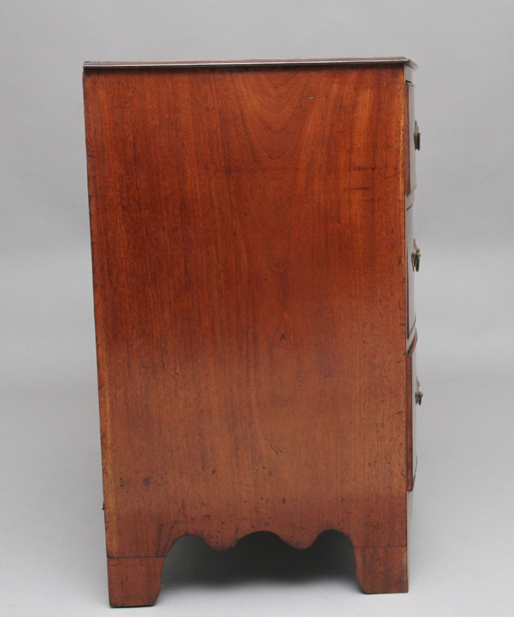 Early 19th Century mahogany bowfront chest View V
