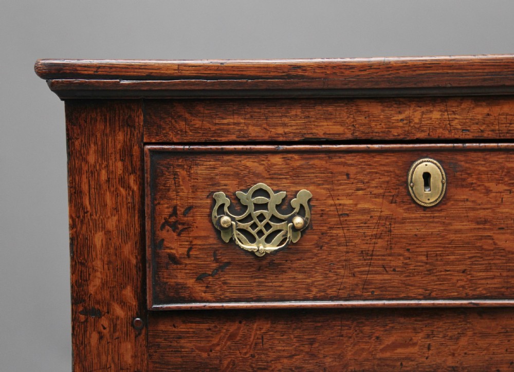 18th Century oak dresser with a lovely patina View VIII