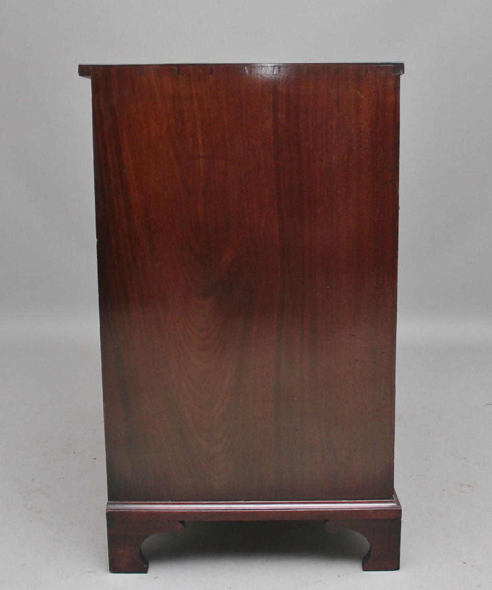 18th Century mahogany chest of drawers View IV