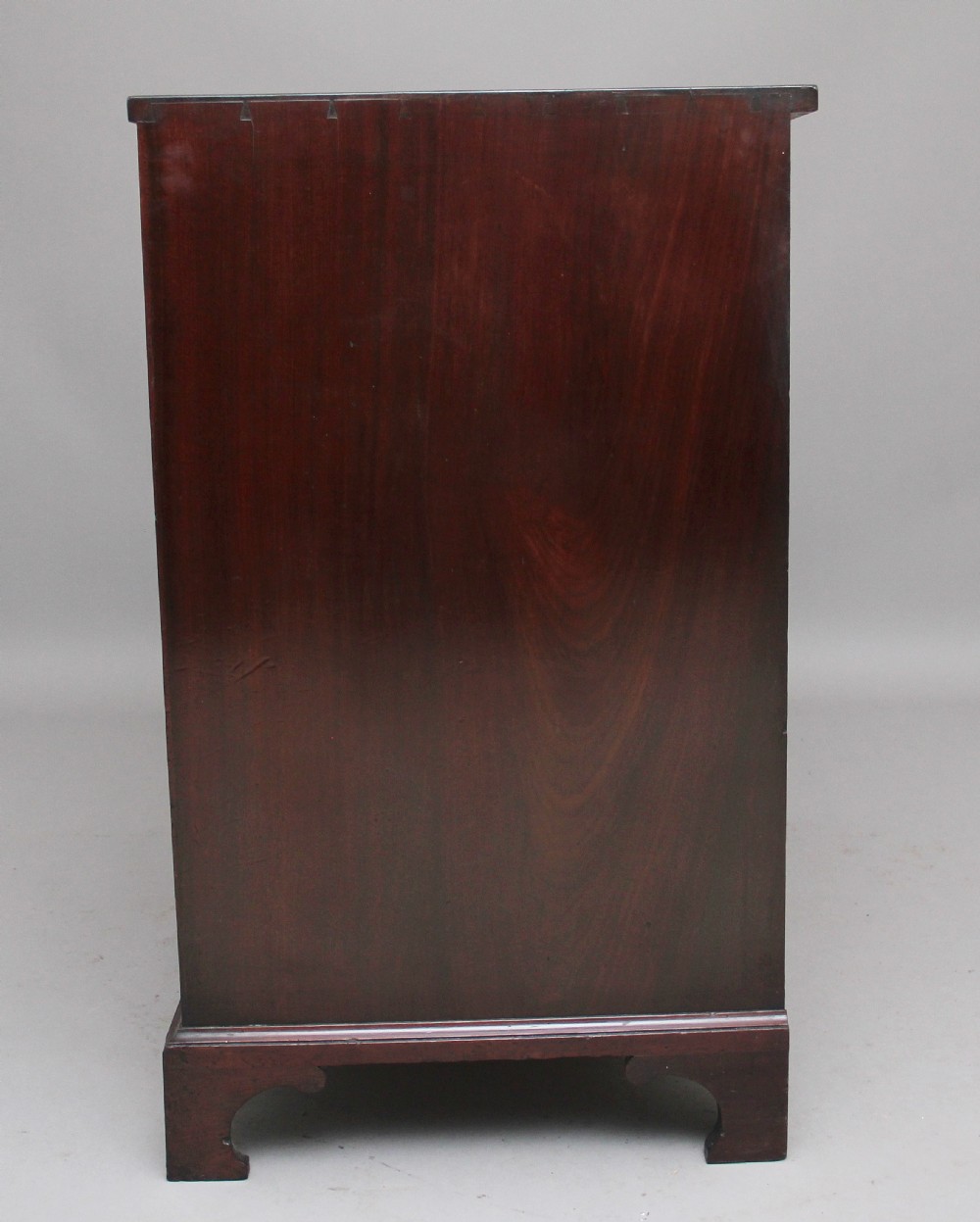 18th Century mahogany chest of drawers View VI