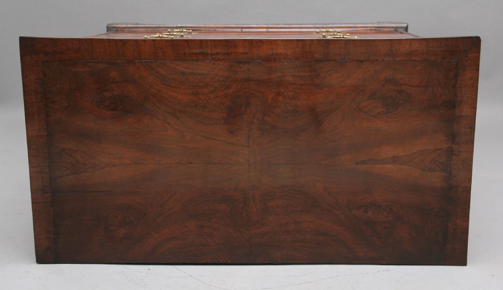 18th Century walnut chest of drawers View VIII