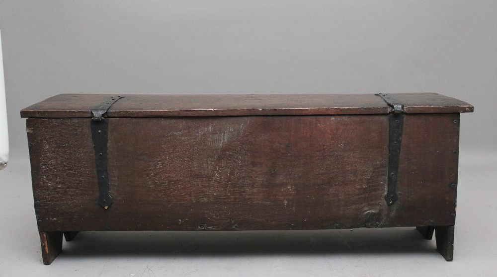17th Century narrow oak coffer View VIII