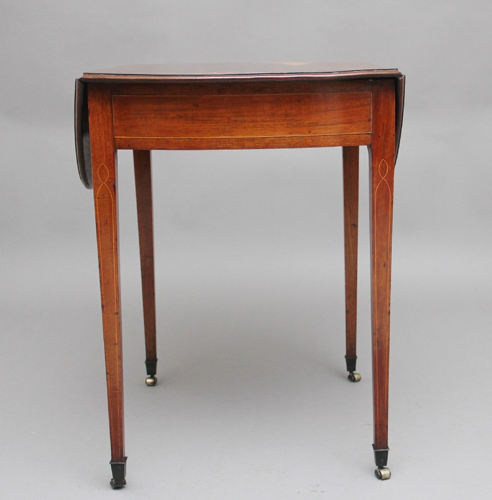 Early 19th Century mahogany Pembroke table View V