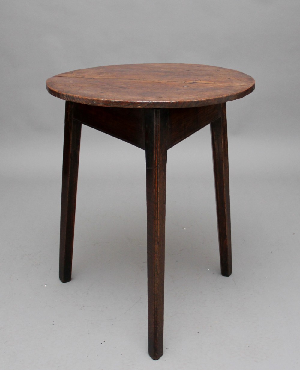 Early 19th Century oak & elm cricket table