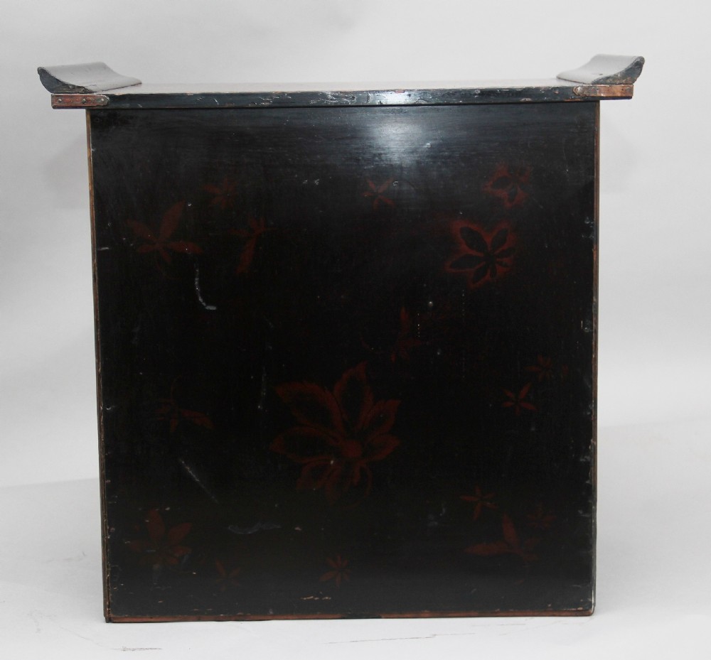 19th Century Japanese parquetry and lacquered cabinet View VI