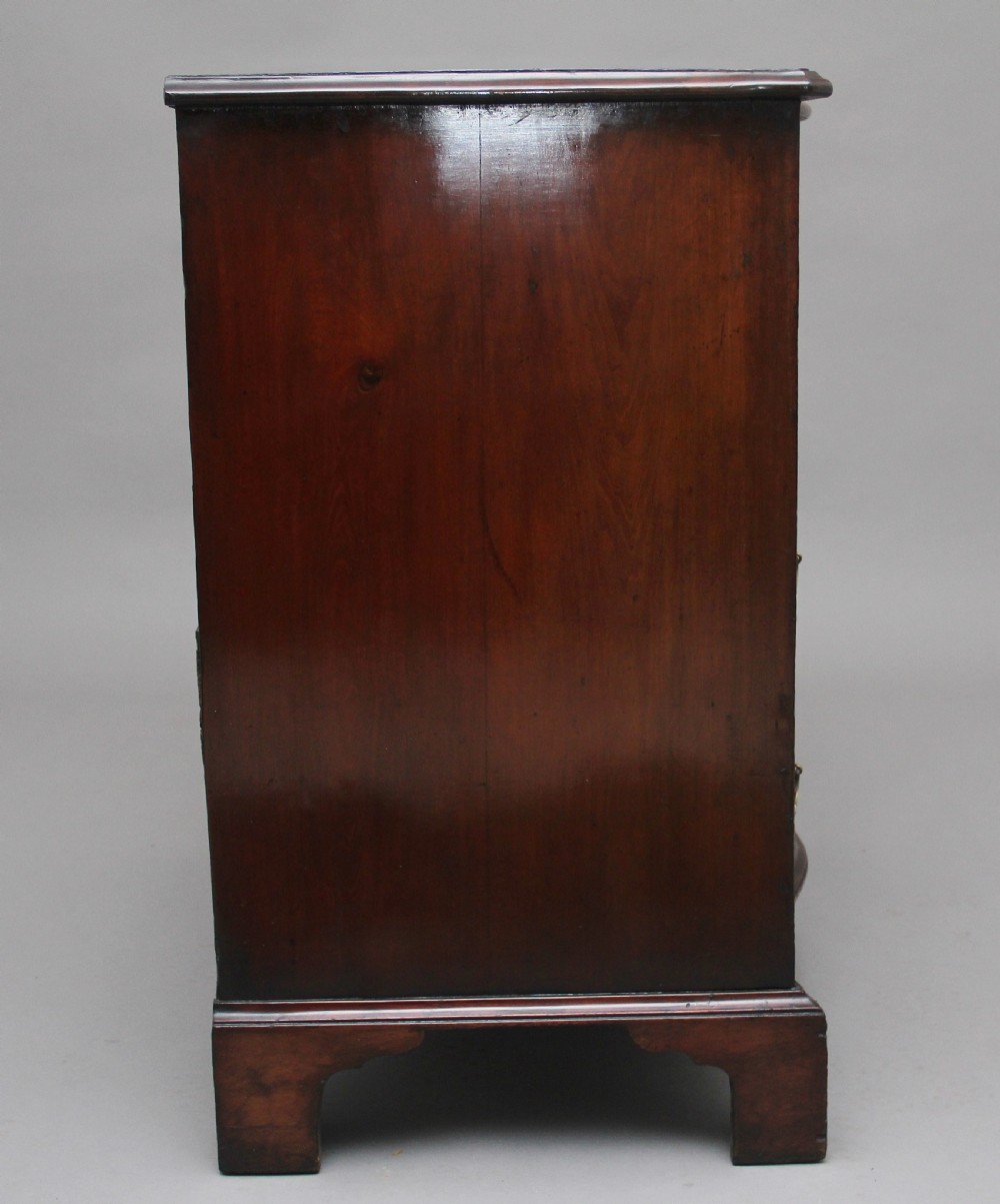 18th Century mahogany serpentine chest of drawers View IV