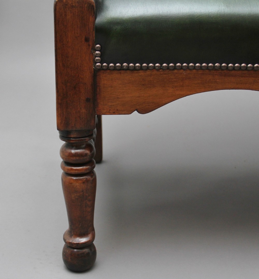 18th Century oak and fruitwood settle View IX