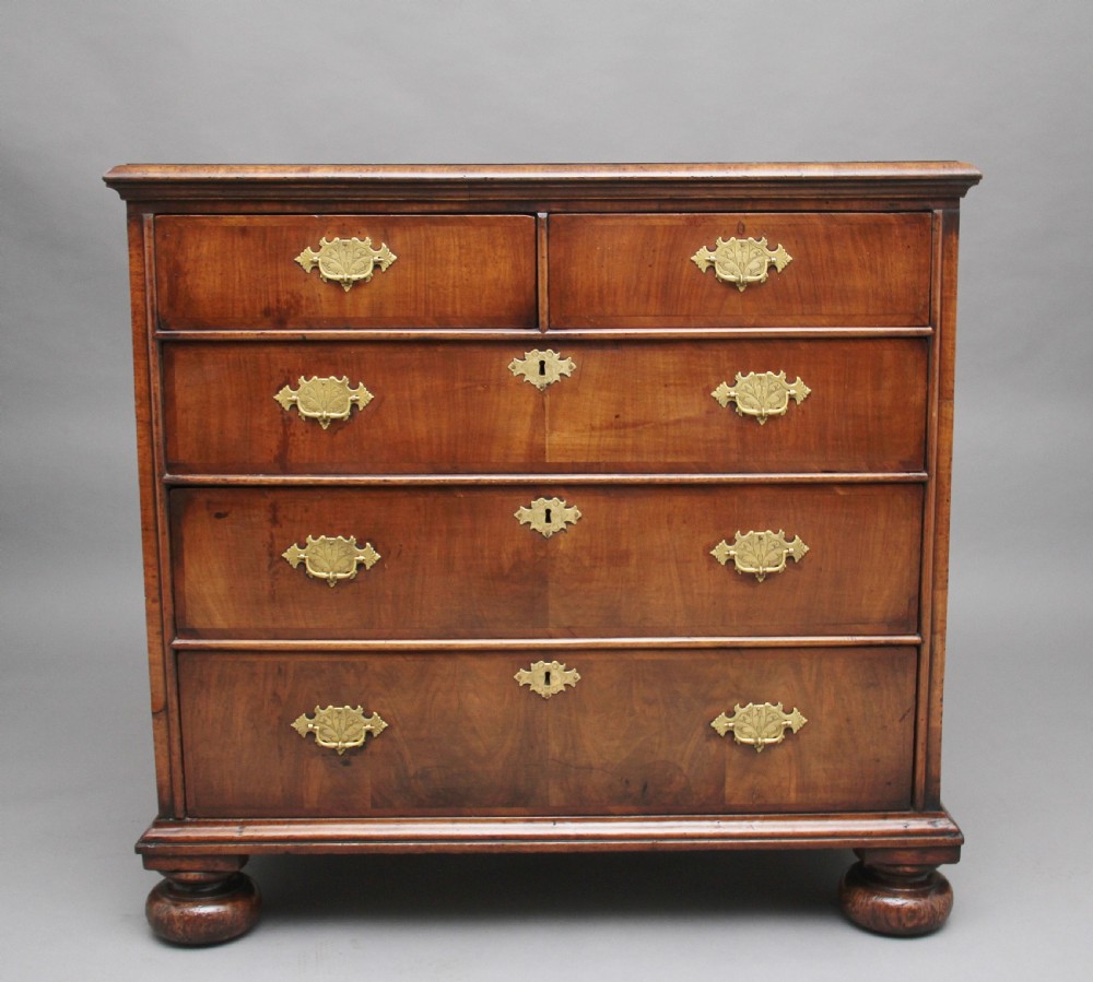 18th Century walnut chest of drawers