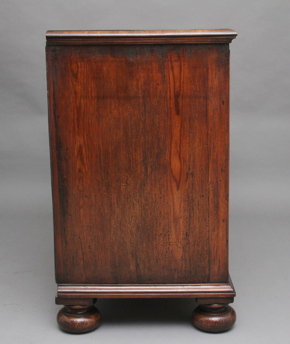 18th Century walnut chest of drawers View IV