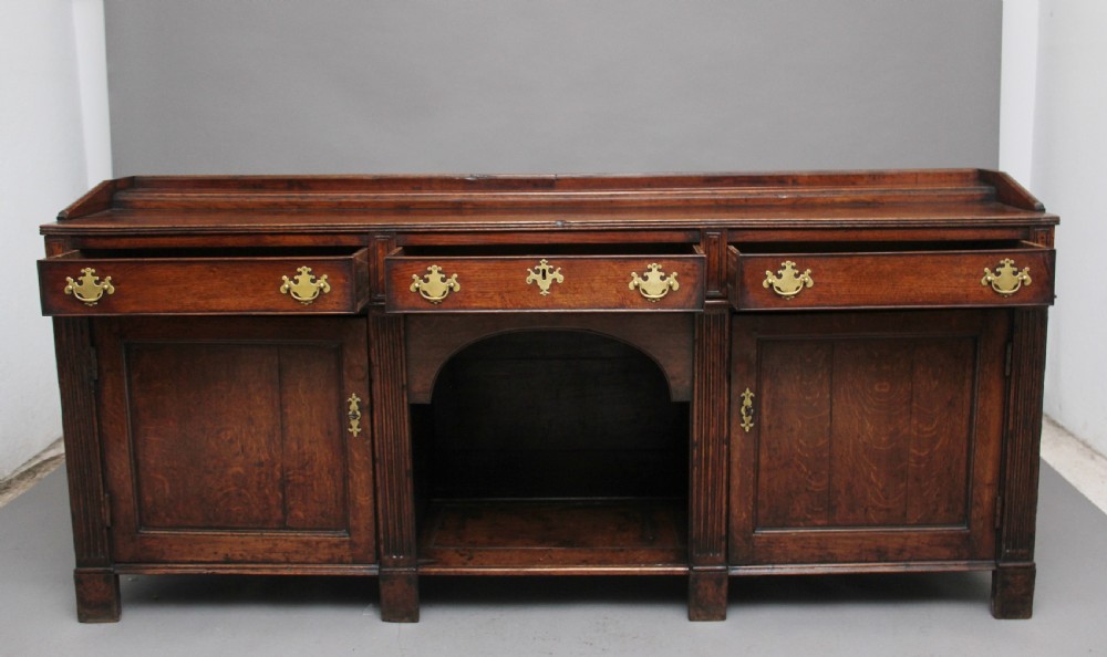 18th Century oak dresser View XI
