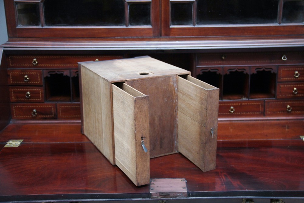 Superb quality 18th Century mahogany bureau bookcase View XII