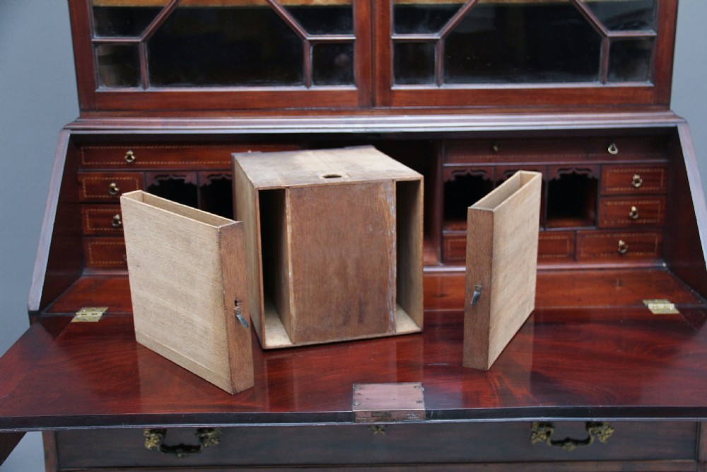 Superb quality 18th Century mahogany bureau bookcase View XIII