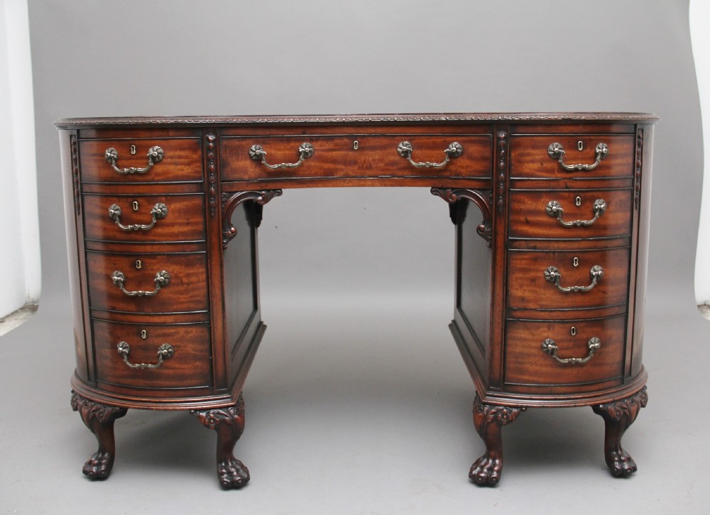 Superb quality Edwardian mahogany kidney shaped desk View VII