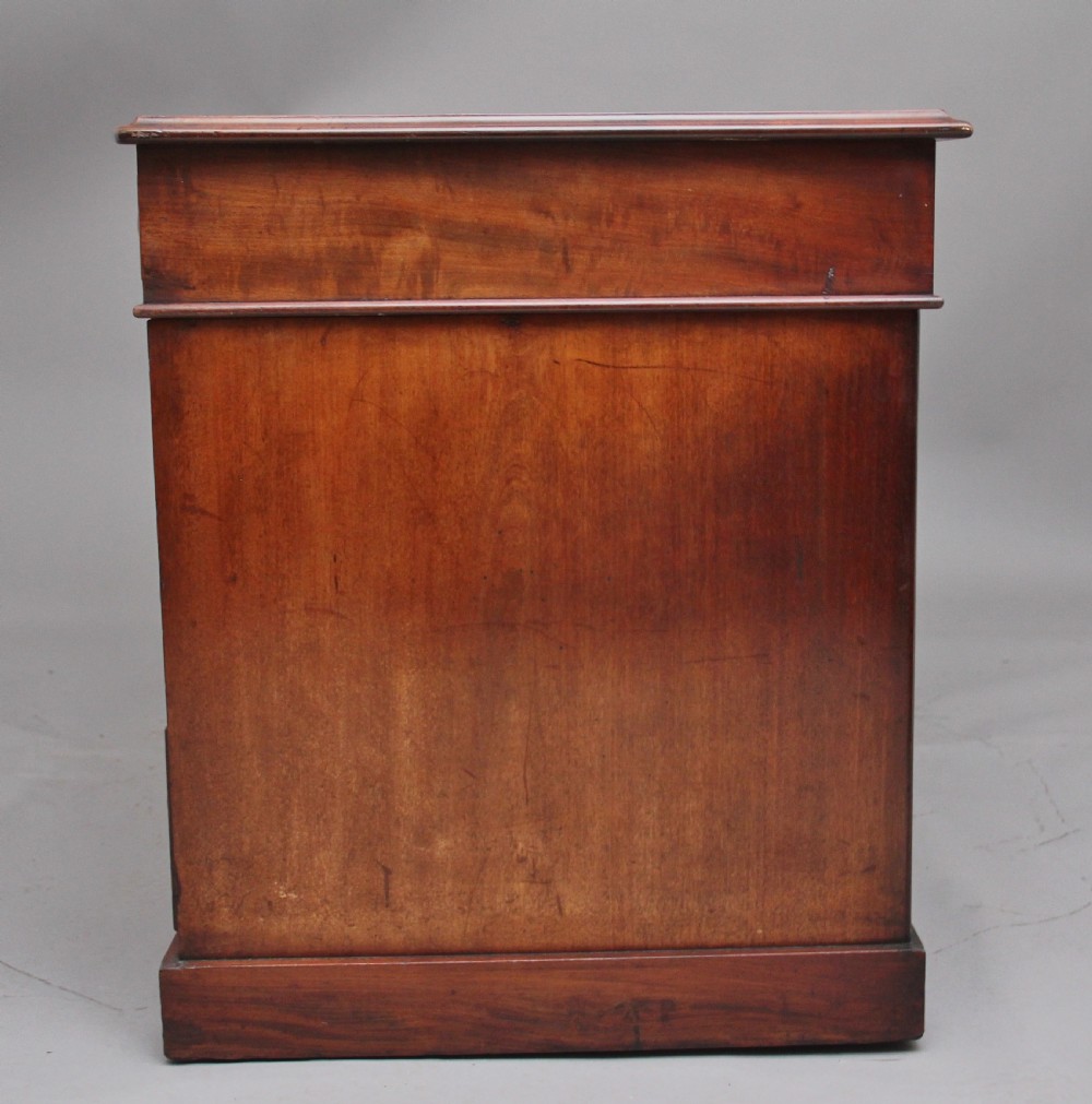 Early 19th Century mahogany pedestal desk View VIII