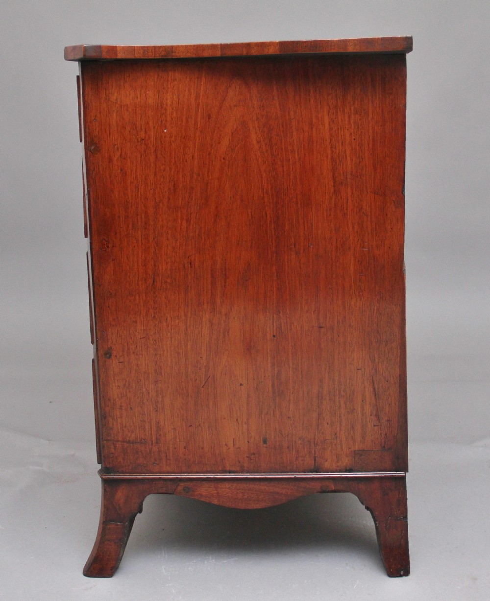 18th Century mahogany serpentine chest View VI