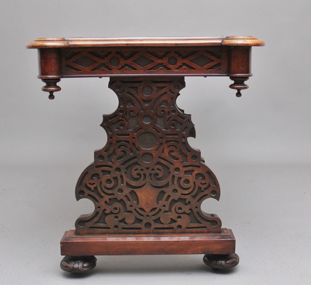 Superb quality 19th Century walnut library table View VIII