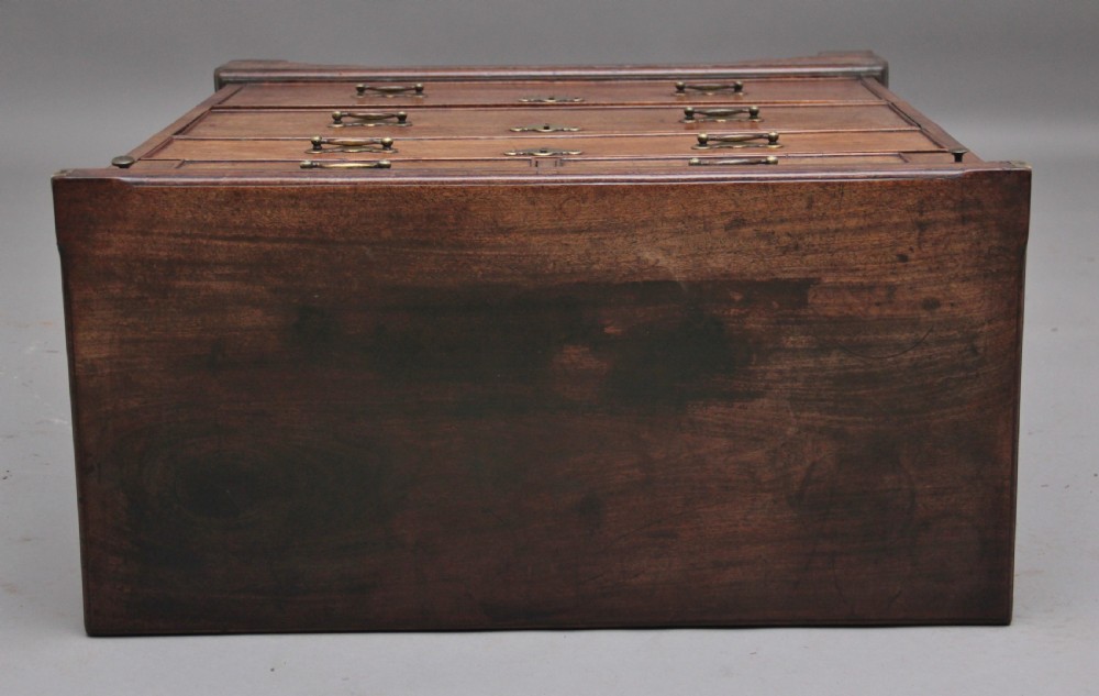 Early 18th Century mahogany bachelor's chest View IX