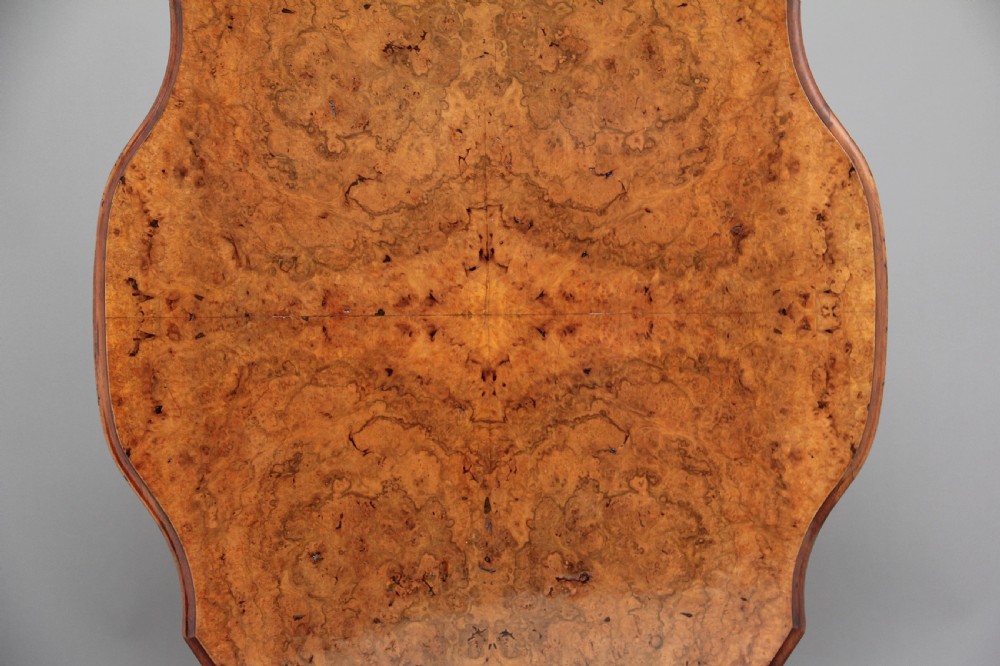 19th Century Victorian walnut breakfast table View XI