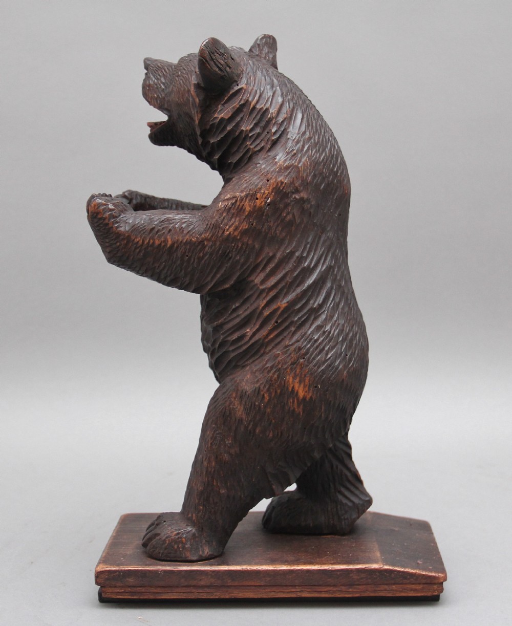 19th Century Black Forest carved bear View IV