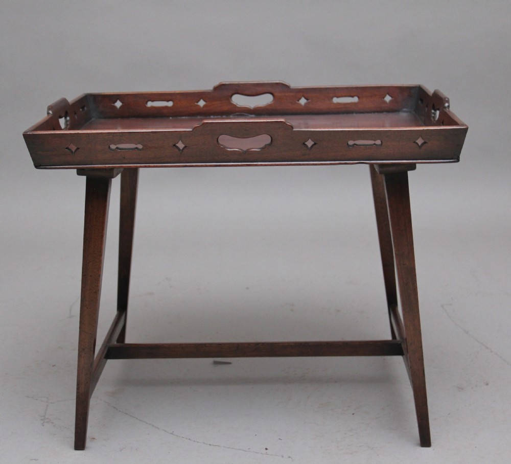 Early 19th Century mahogany tray top table View IV