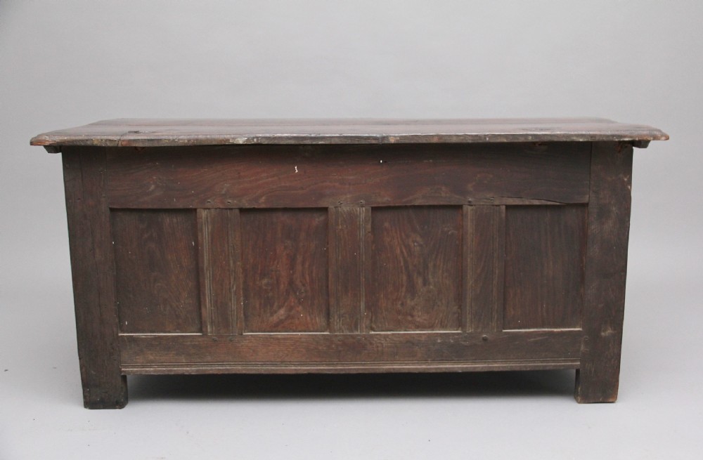 17th Century oak coffer View IV