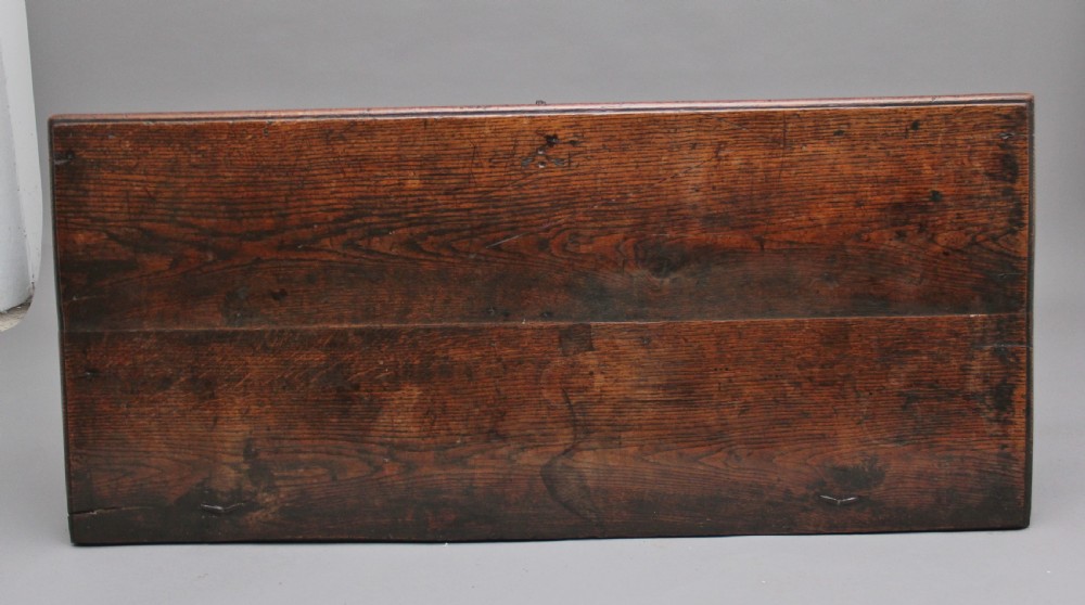 17th Century oak coffer View VI