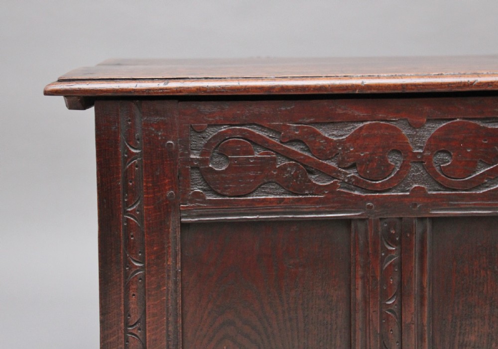 17th Century oak coffer View IX