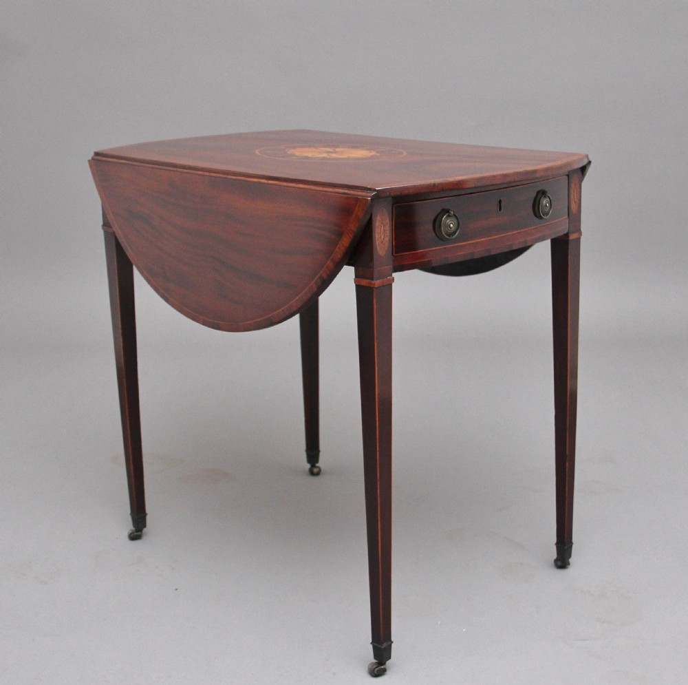 18th Century mahogany Pembroke table