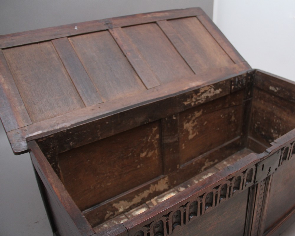 17th Century oak coffer View III