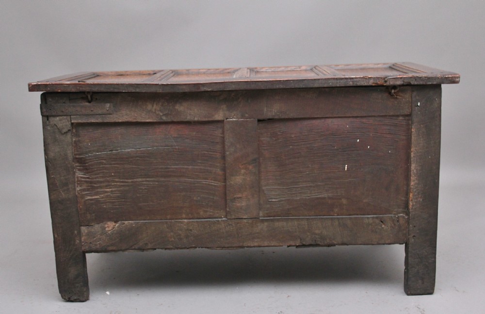 17th Century oak coffer View VI