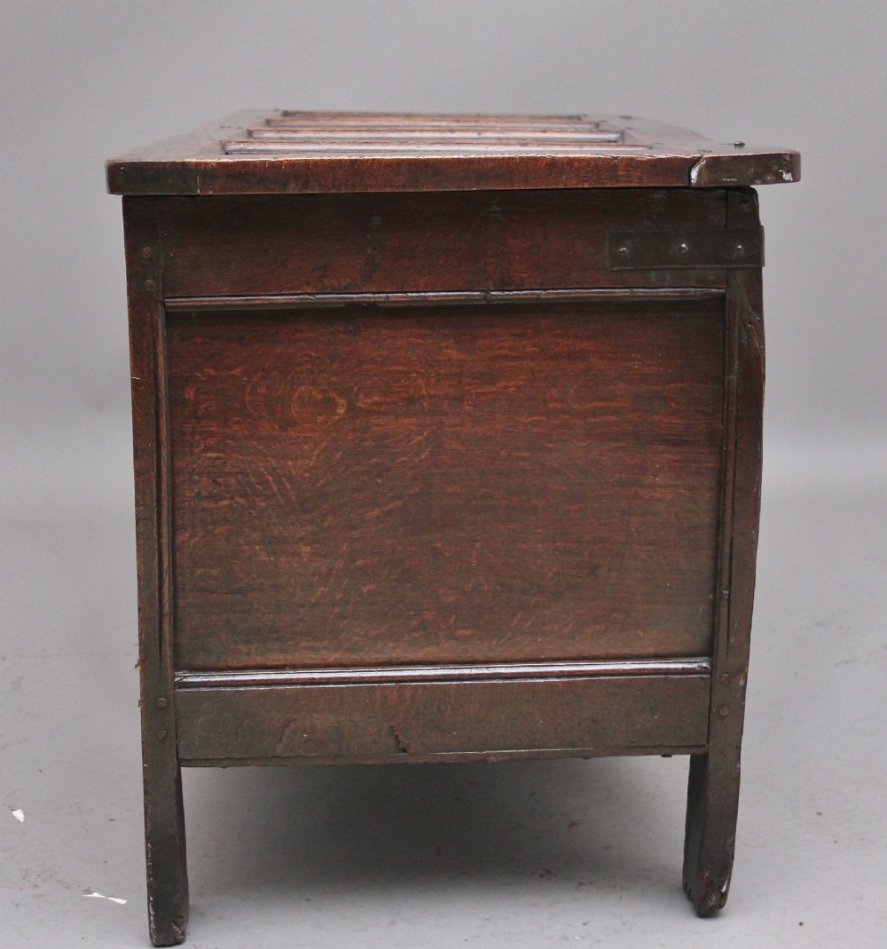 17th Century oak coffer View VII