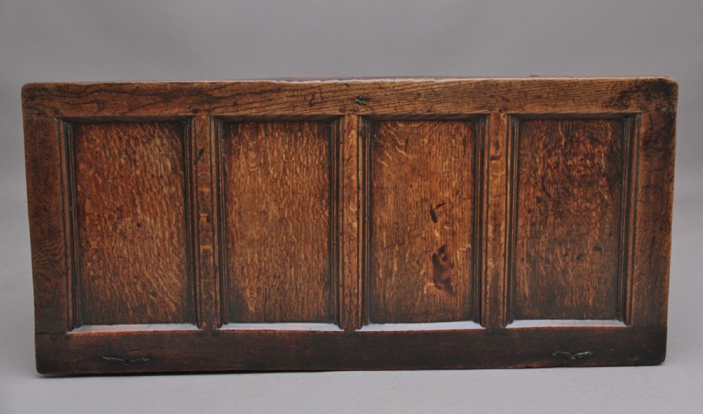 17th Century oak coffer View VIII
