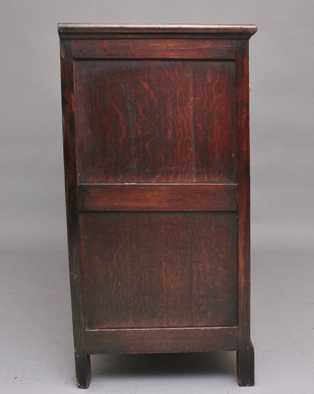18th Century oak dresser base View VI