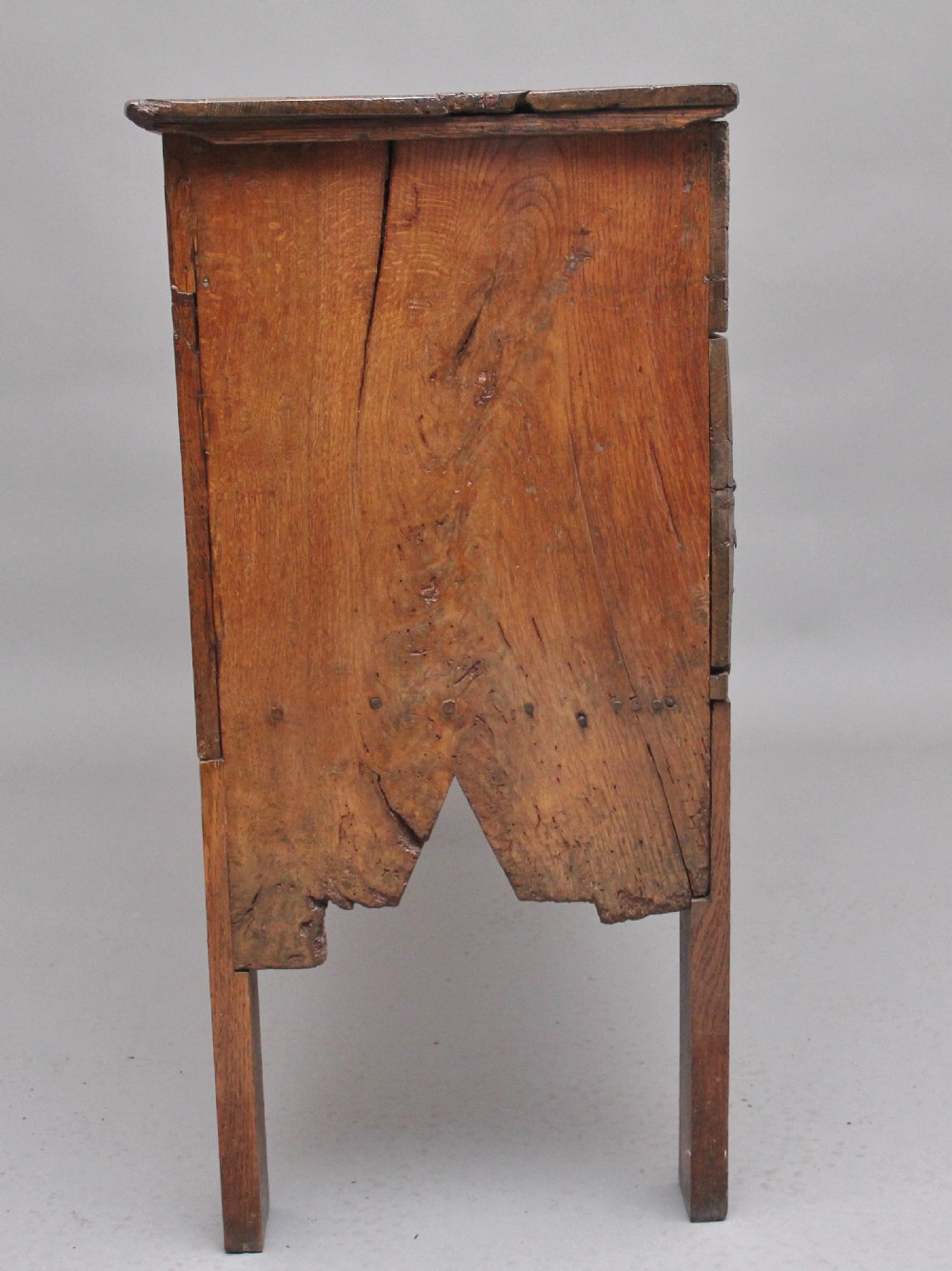 Early 18th Century oak coffer View VI
