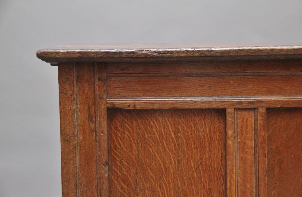 Early 18th Century oak coffer View IX