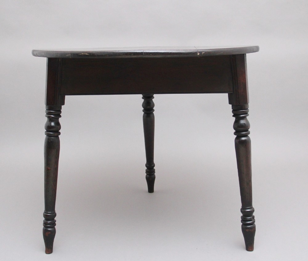 Early 19th Century oak and pine cricket table View III