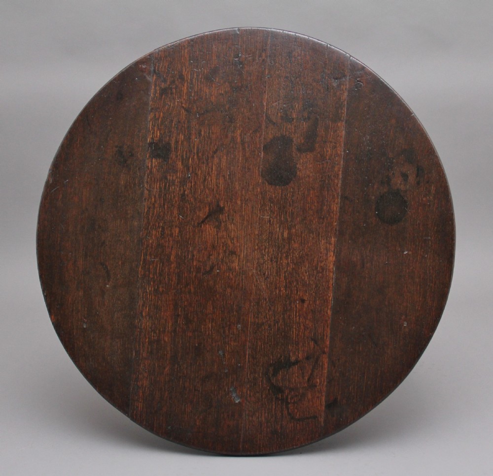 Early 19th Century oak and pine cricket table View IV