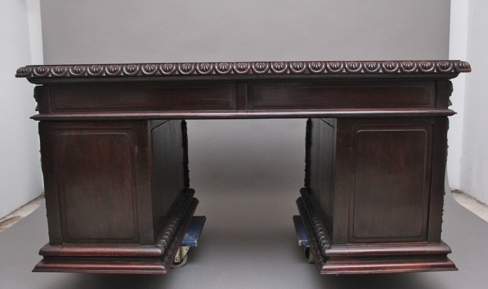 19th Century Chinese hongmu pedestal desk View VII