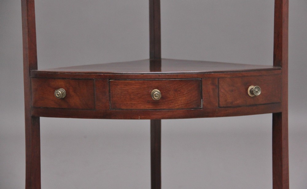 Early 19th Century mahogany corner table View IV