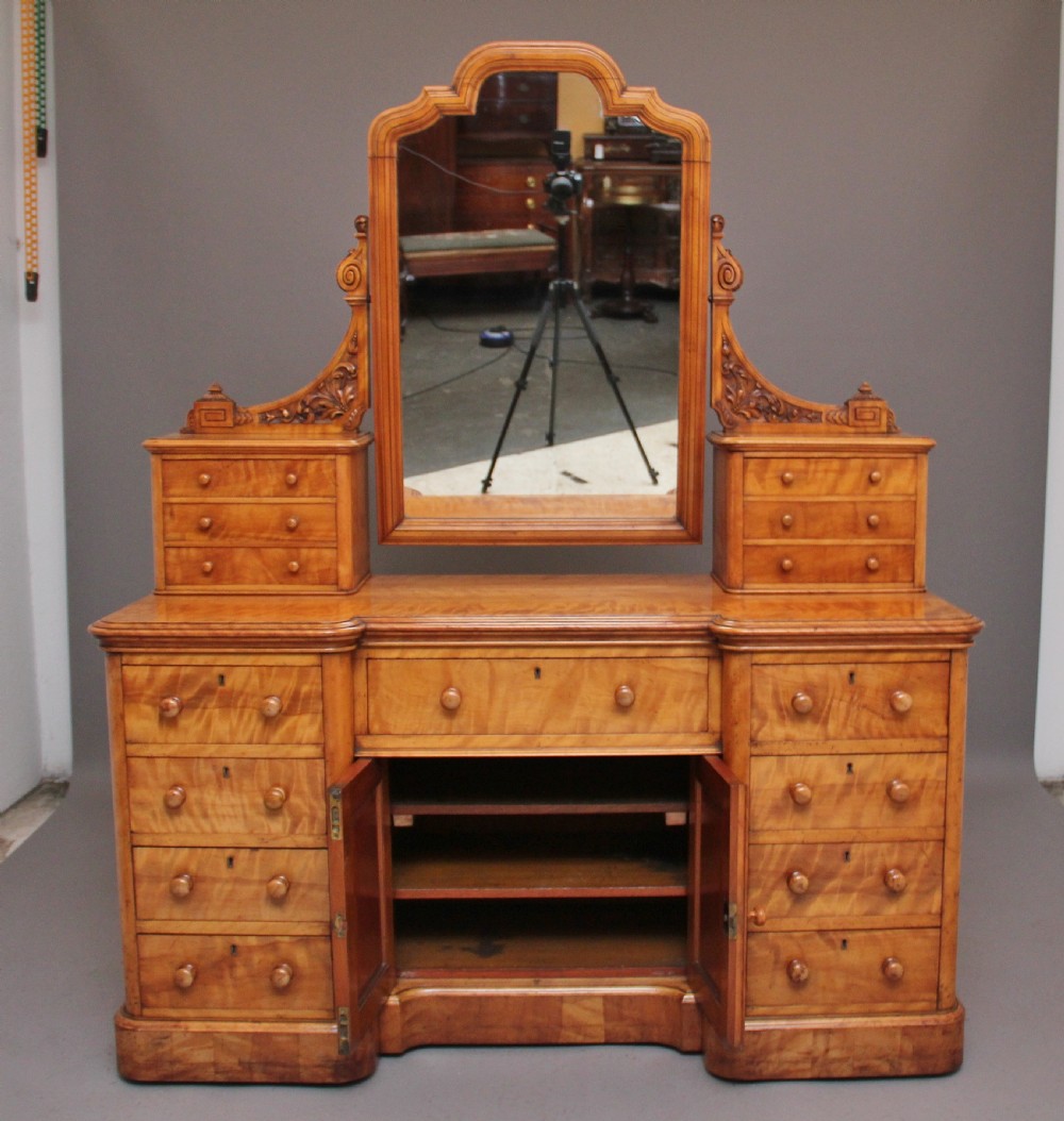 19th Century satin birch dressing table View II