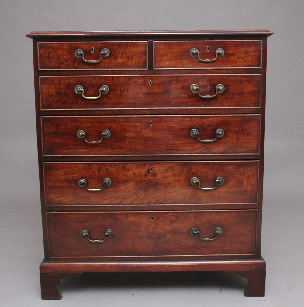 Tall 18th mahogany chest of drawers