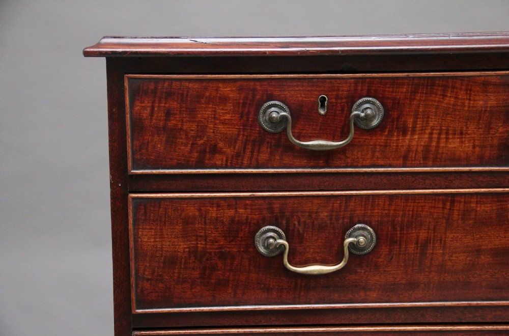 Tall 18th mahogany chest of drawers View VIII