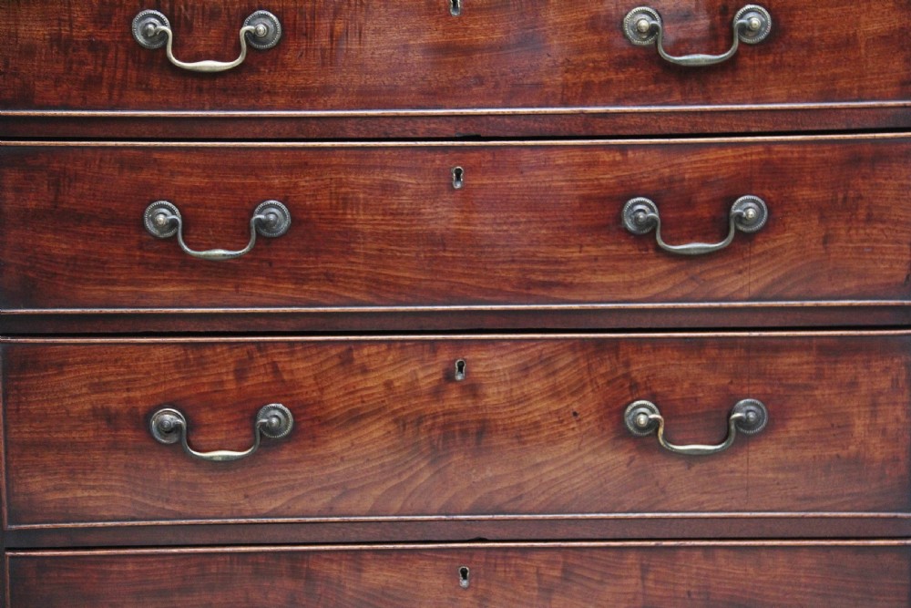 Tall 18th mahogany chest of drawers View IX